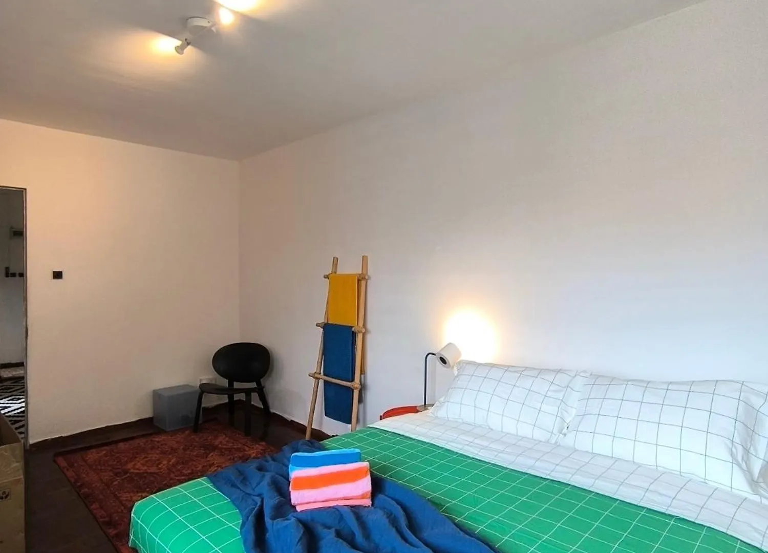 Nadi Flat Studio Seksyen 8, 5 Pax Only 莎阿南 0*,  马来西亚